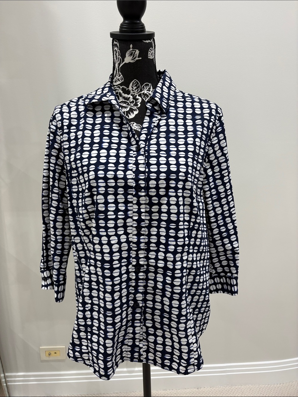 Chico’s Wrinkle Free Iron Free Shirt size 2